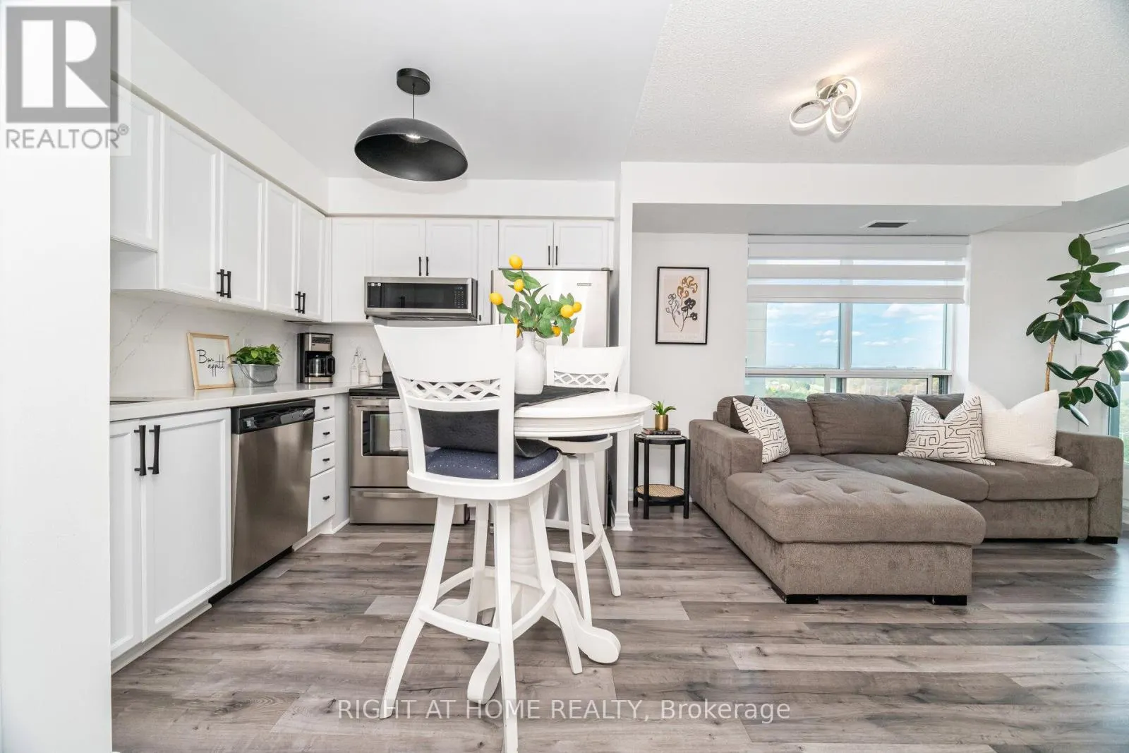 1211 - 2545 ERIN CENTRE BOULEVARD
