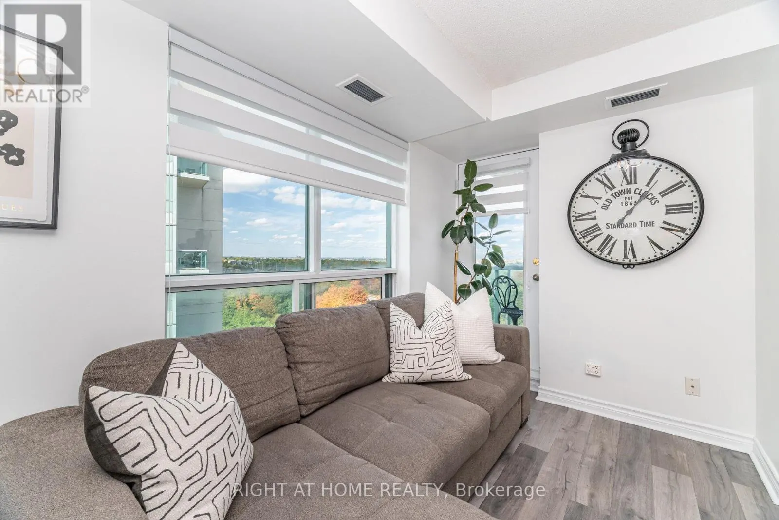 1211 - 2545 ERIN CENTRE BOULEVARD