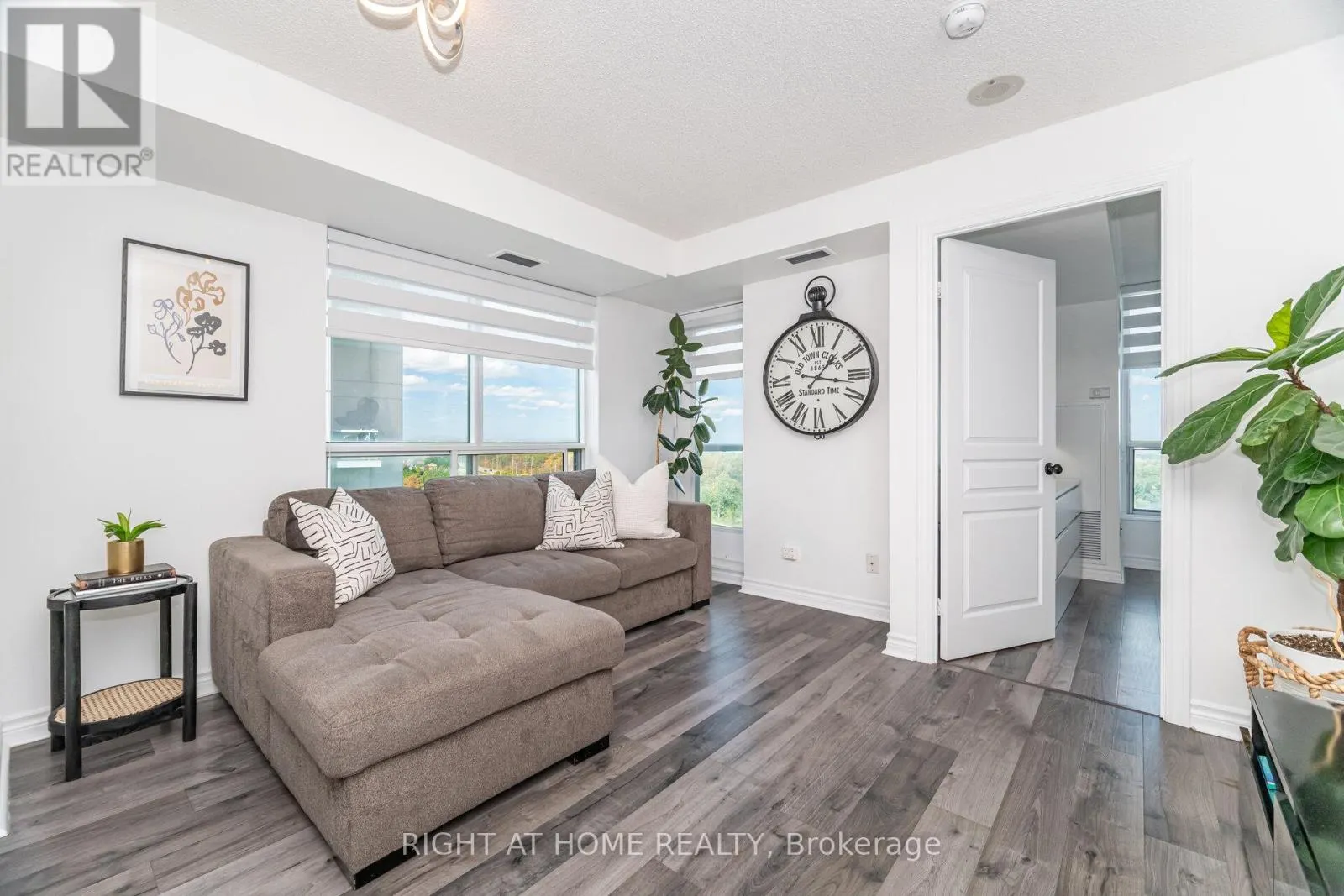 1211 - 2545 ERIN CENTRE BOULEVARD
