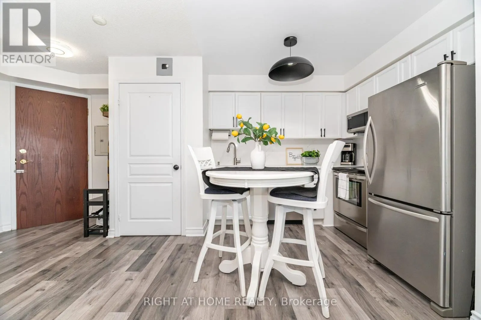 1211 - 2545 ERIN CENTRE BOULEVARD