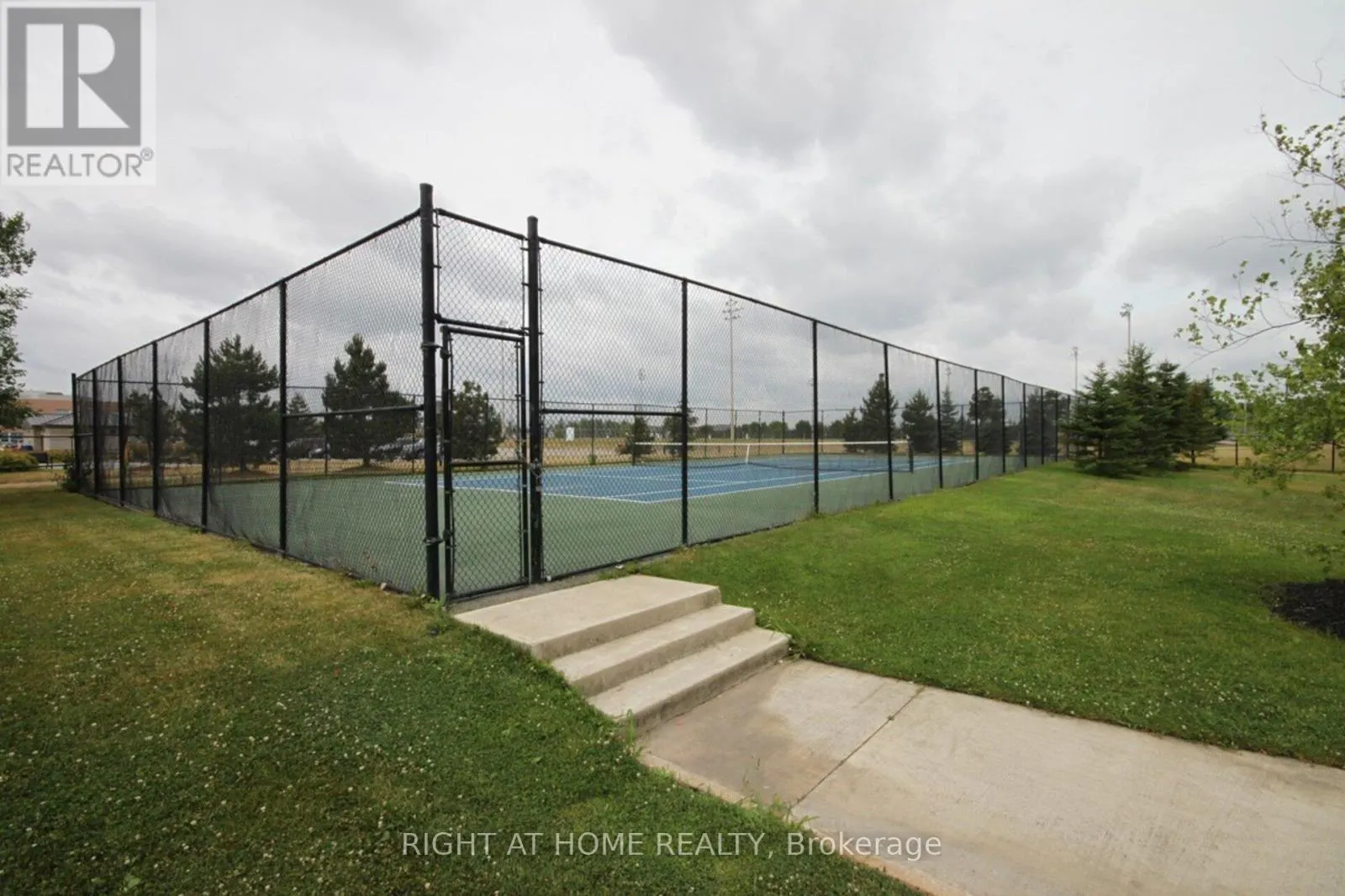 1211 - 2545 ERIN CENTRE BOULEVARD