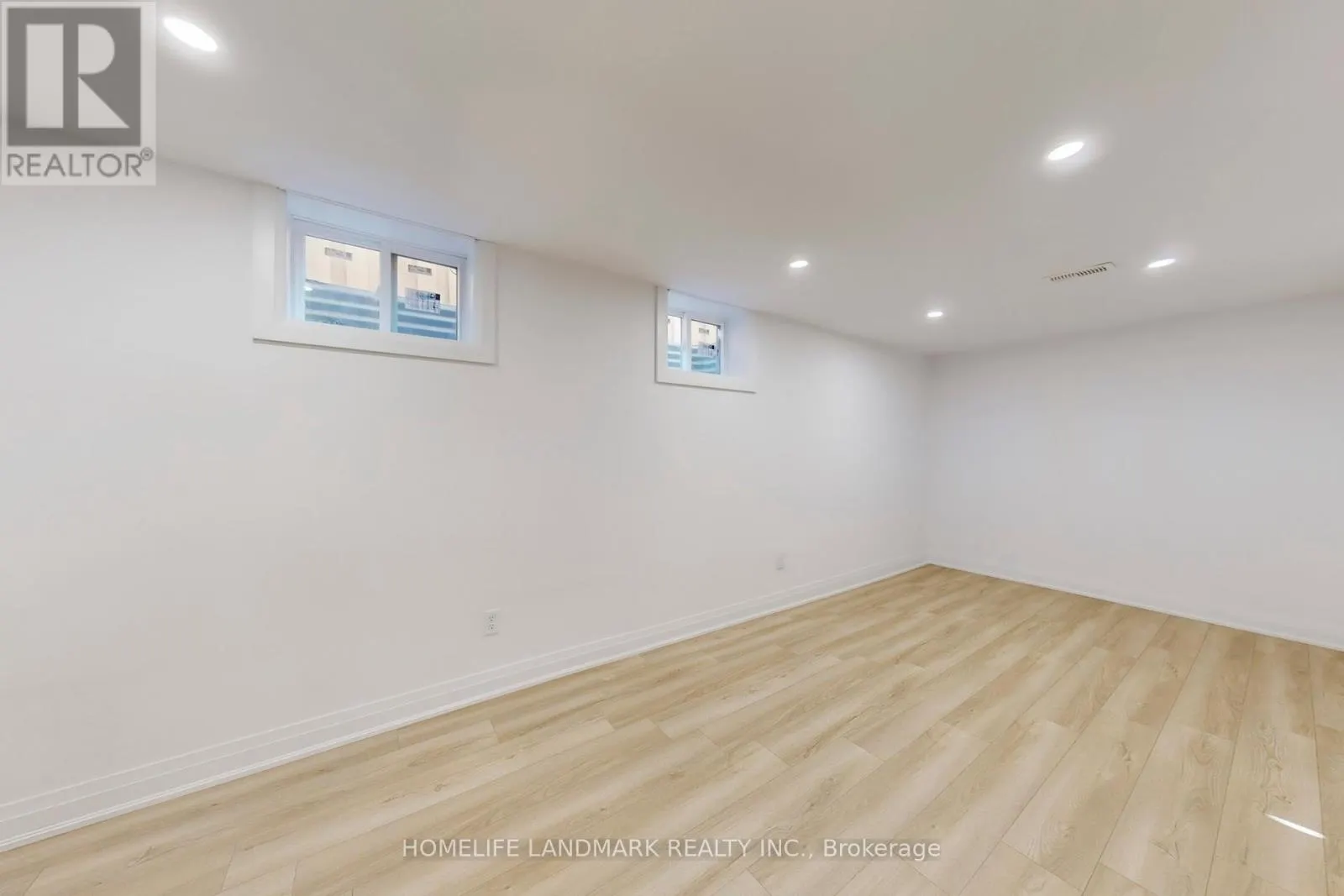 1354 KELLY ROAD