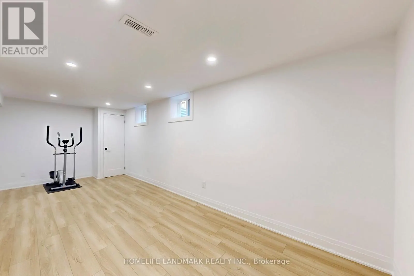 1354 KELLY ROAD