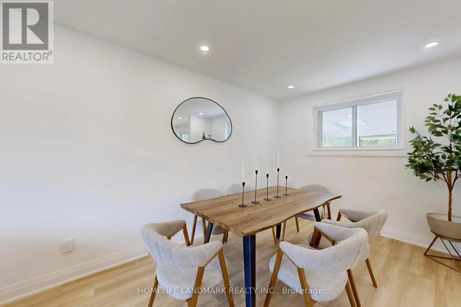 1354 KELLY ROAD