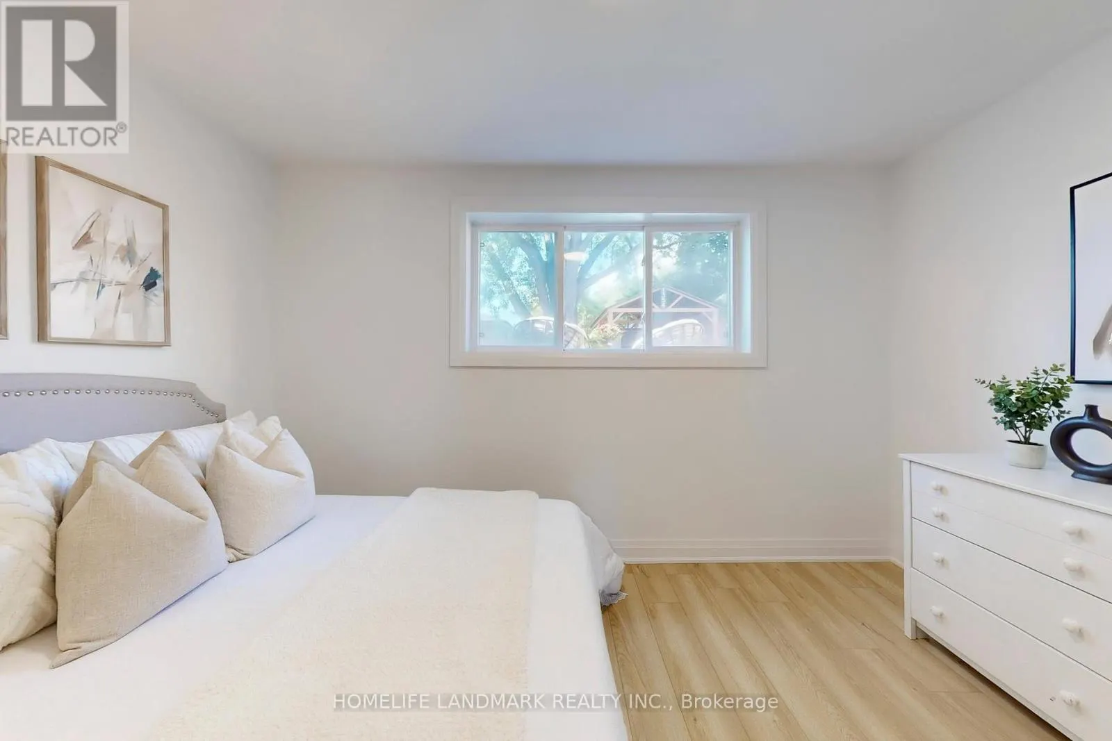 1354 KELLY ROAD