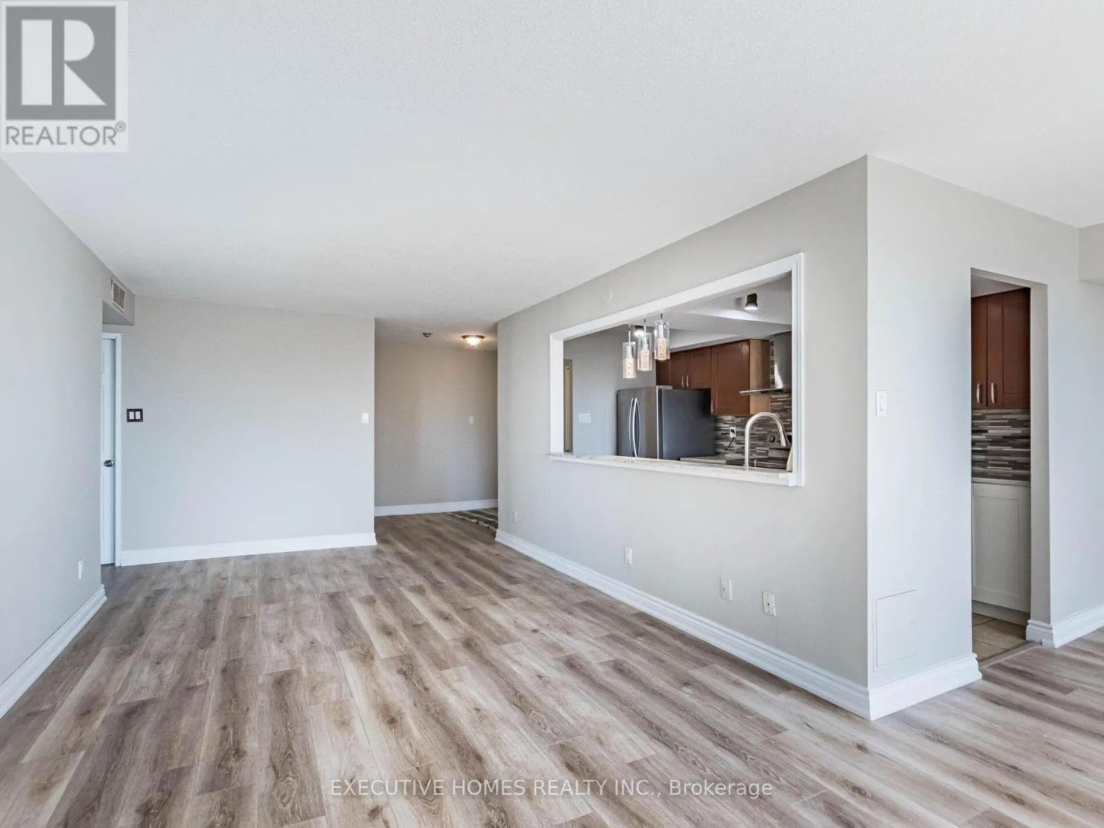 1504 - 4450 TUCANA COURT