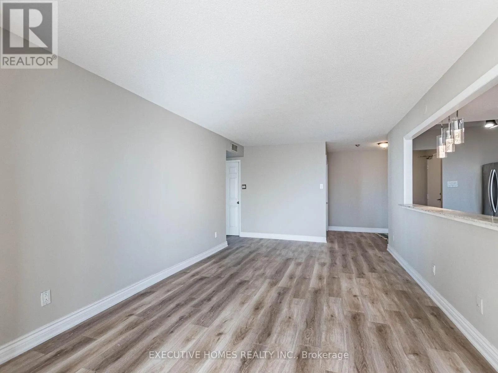 1504 - 4450 TUCANA COURT