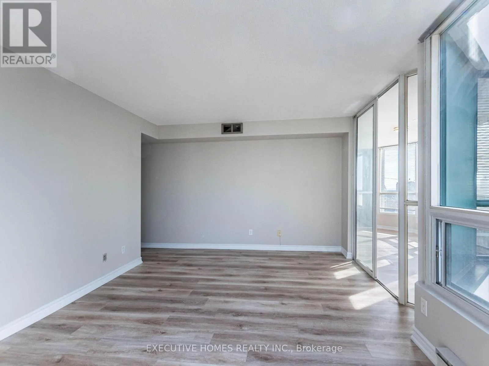 1504 - 4450 TUCANA COURT