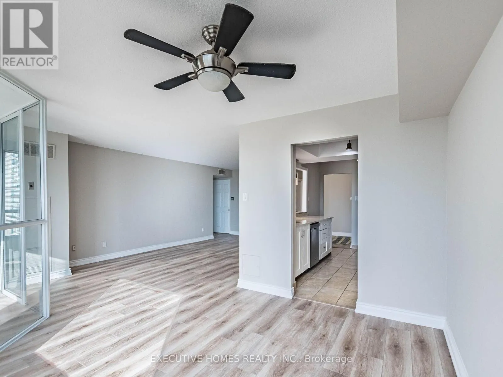 1504 - 4450 TUCANA COURT