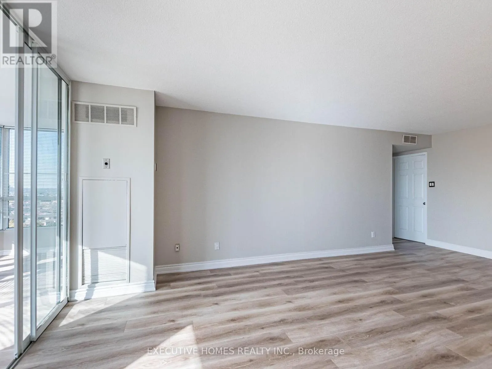 1504 - 4450 TUCANA COURT