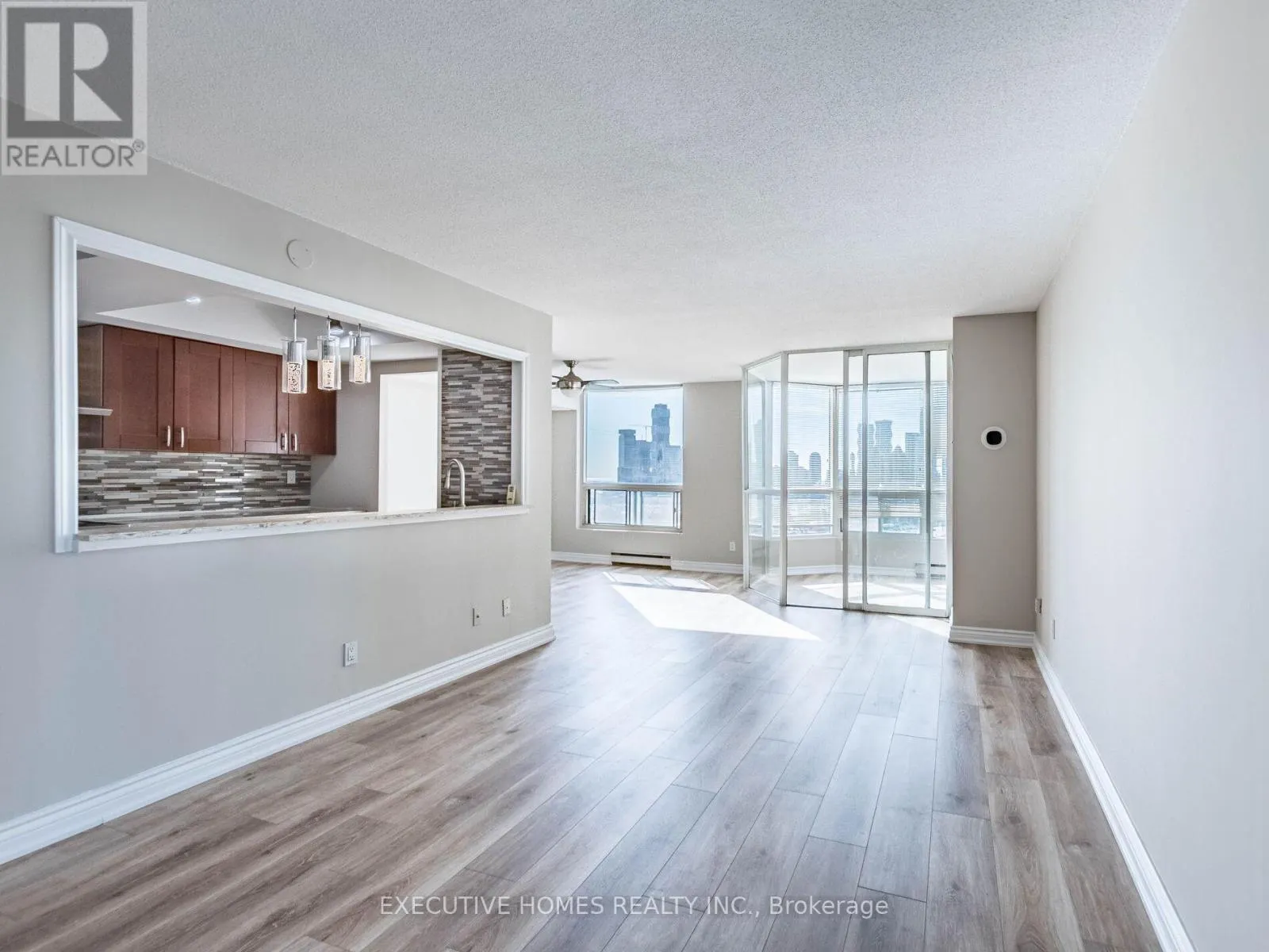 1504 - 4450 TUCANA COURT