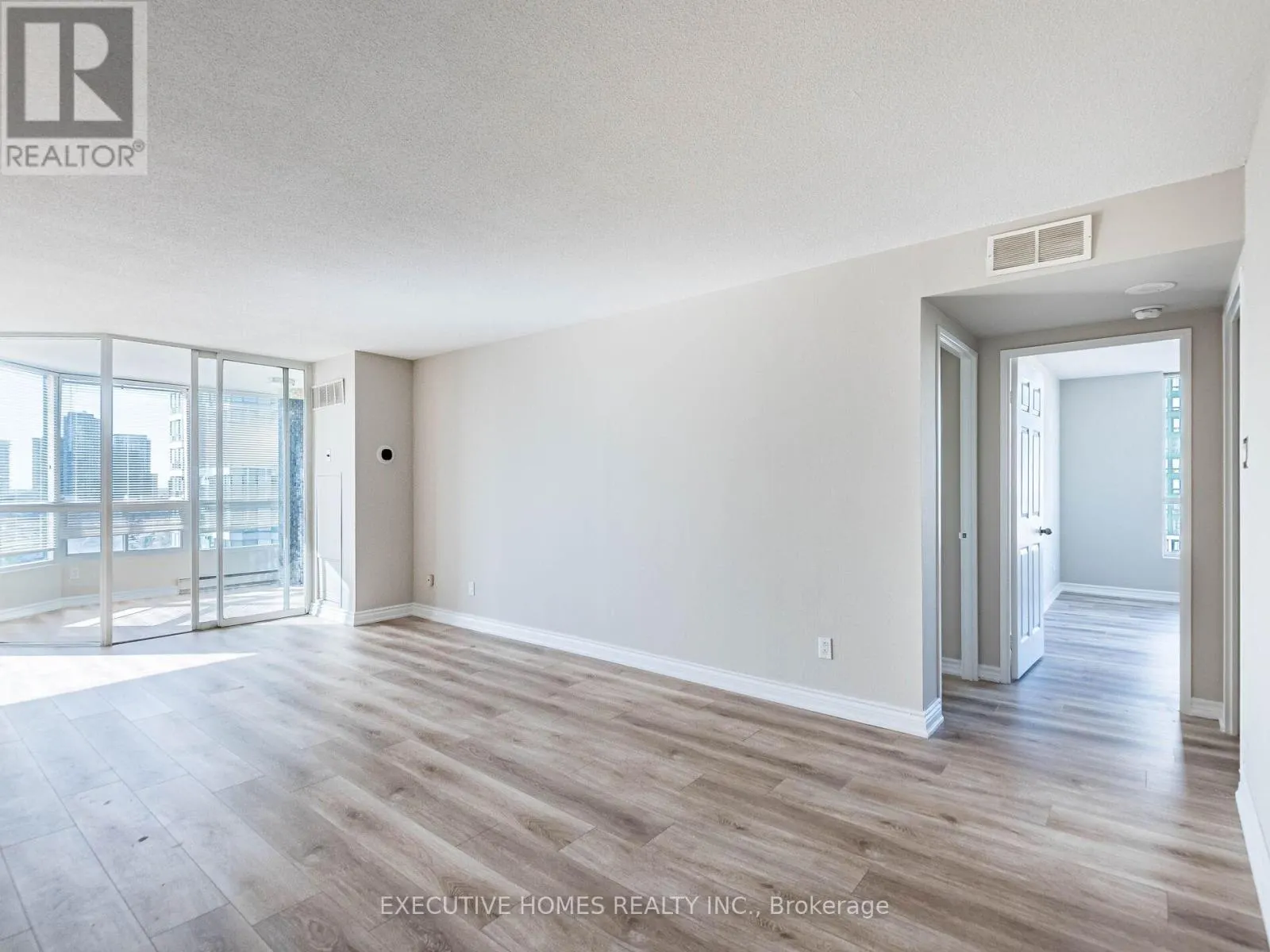1504 - 4450 TUCANA COURT