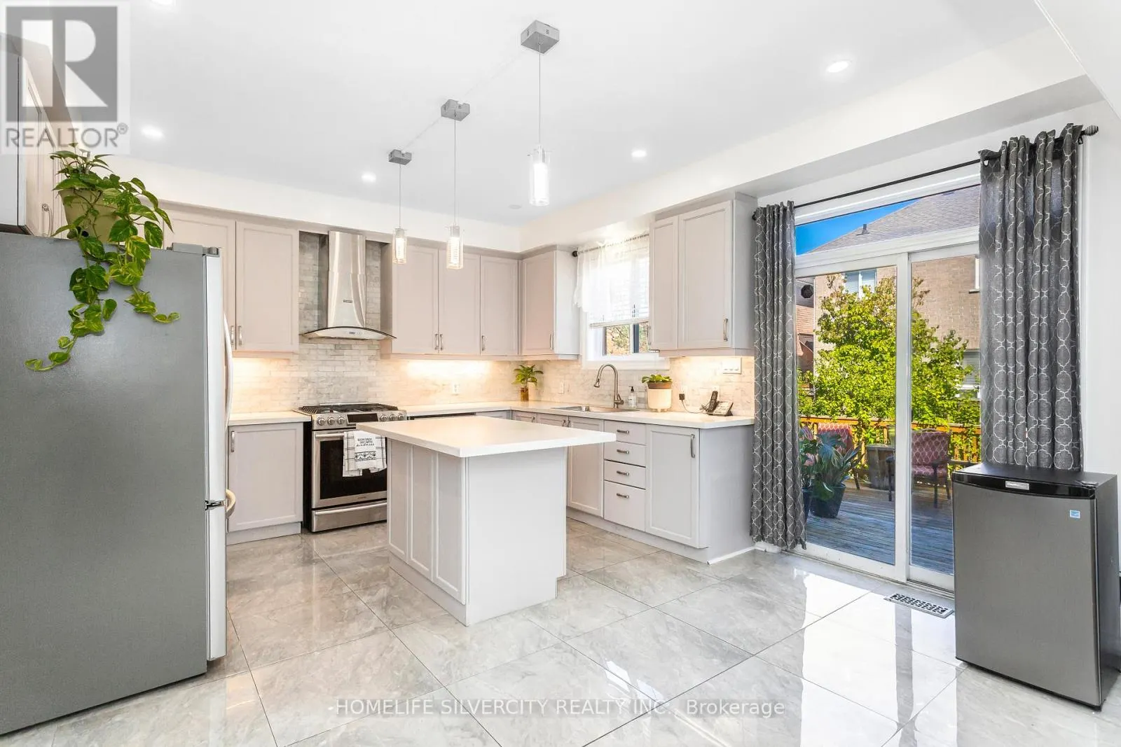 7 OKANAGAN DRIVE