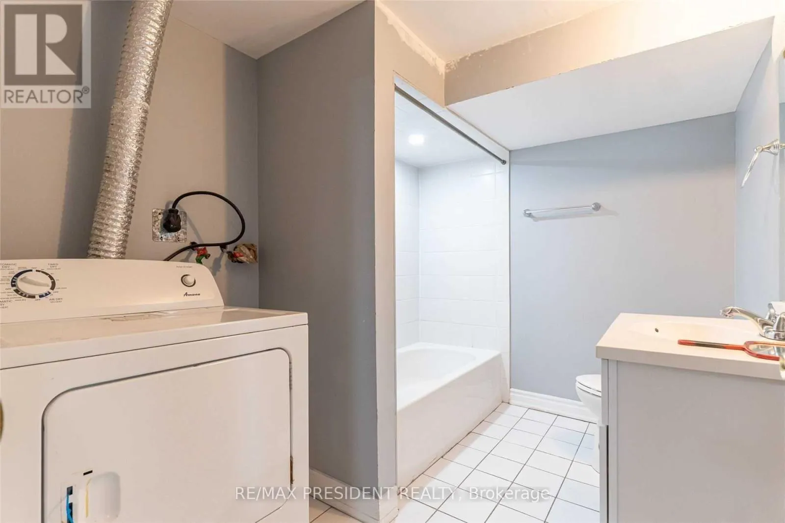 BASEMENT - 17 MANITOU CRESCENT