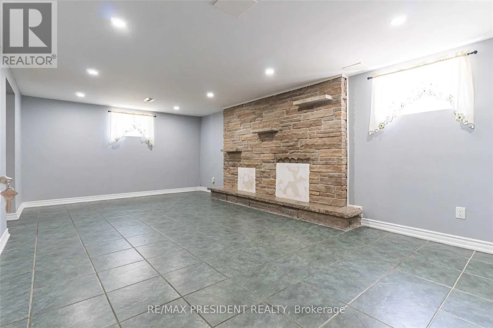 BASEMENT - 17 MANITOU CRESCENT