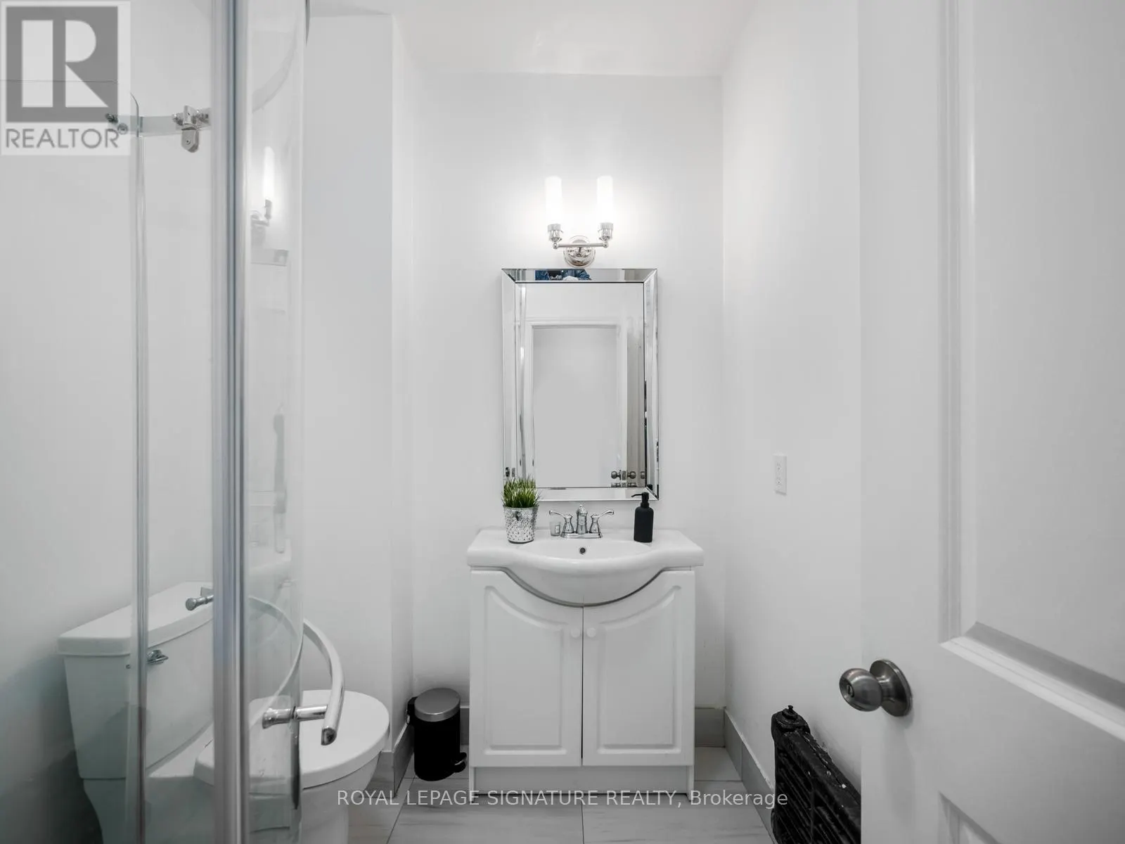3RD LVL - 2243 DUNDAS STREET W