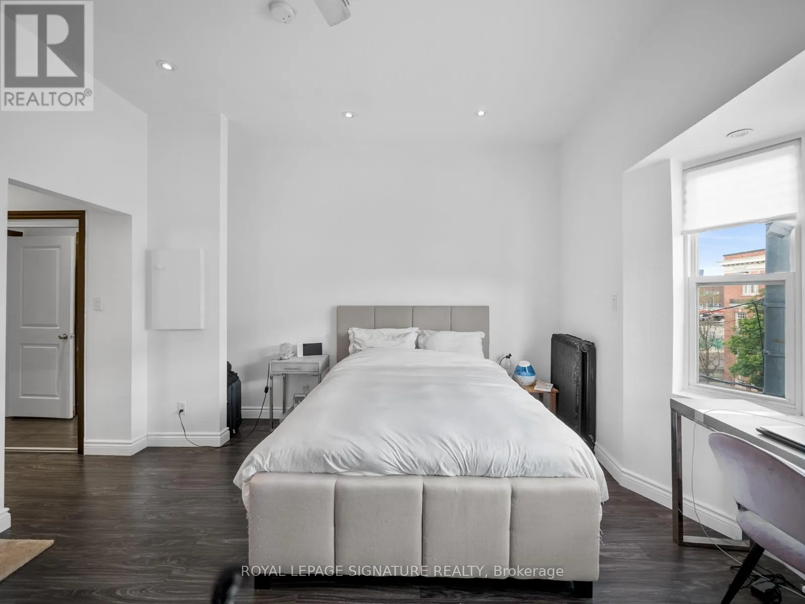 3RD LVL - 2243 DUNDAS STREET W