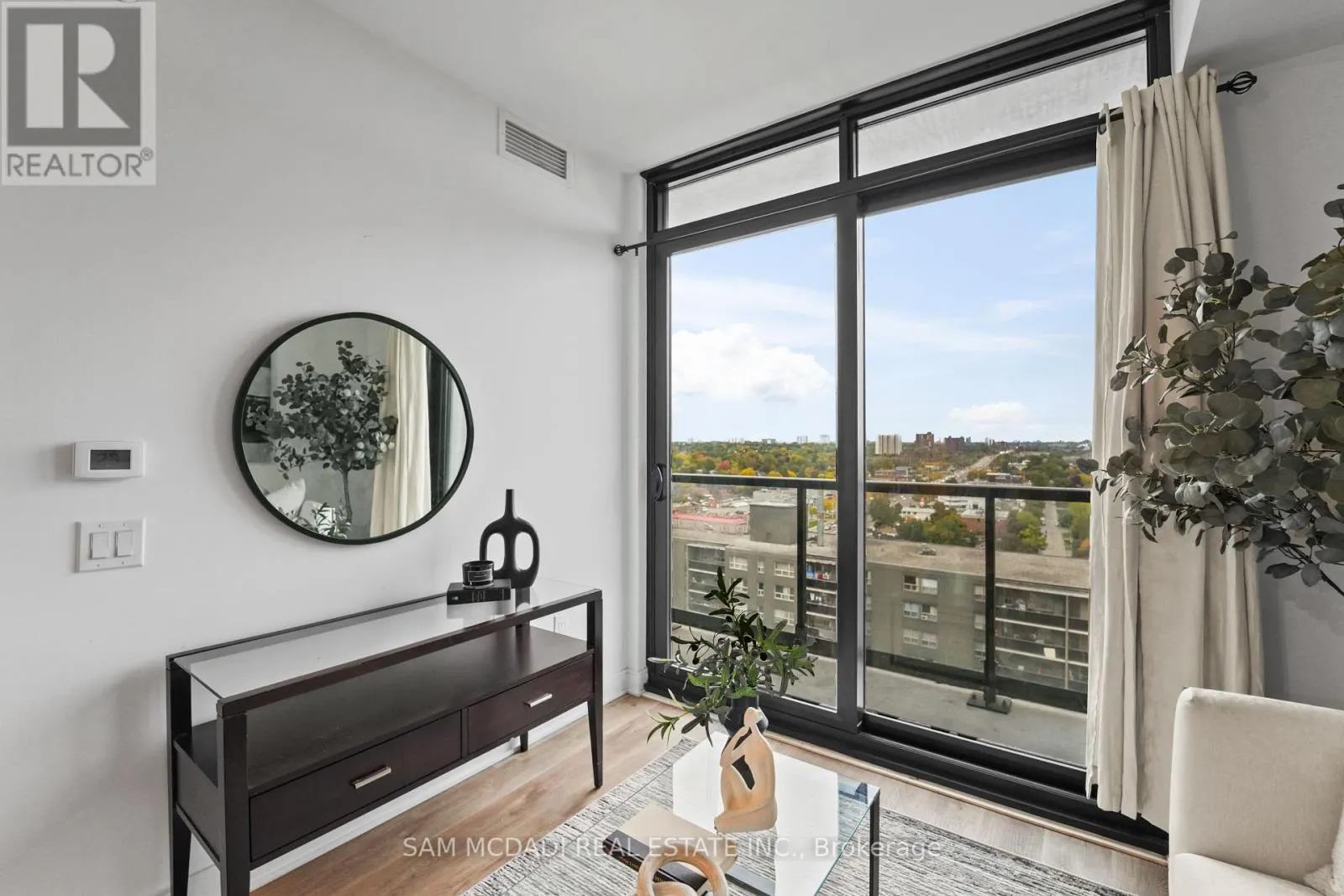 1513 - 86 DUNDAS STREET E