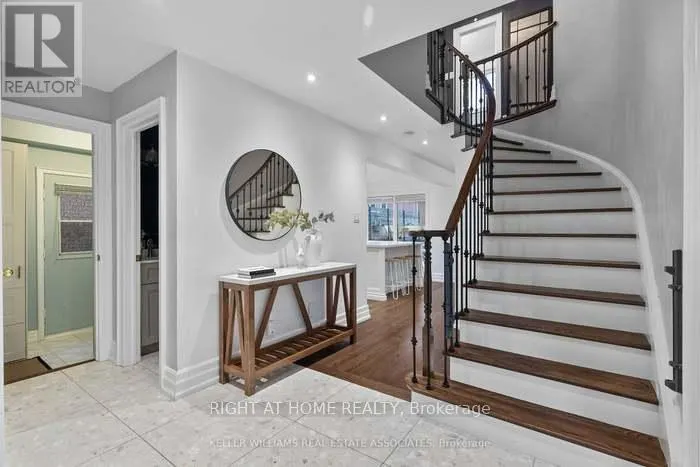 5136 CASTLEFIELD DRIVE