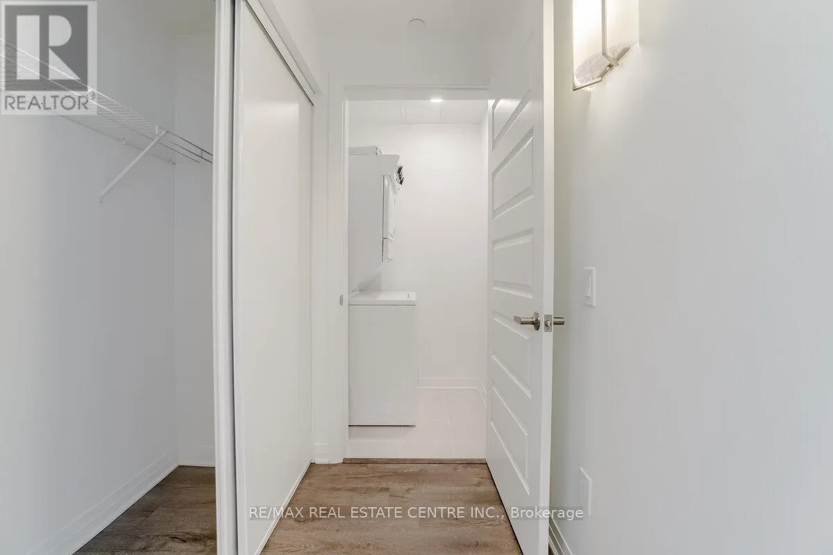 119 - 95 DUNDAS STREET W