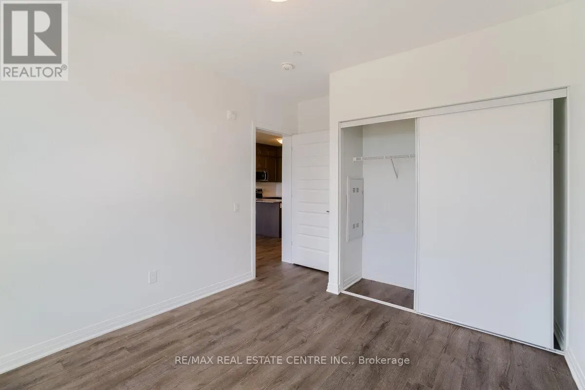 119 - 95 DUNDAS STREET W