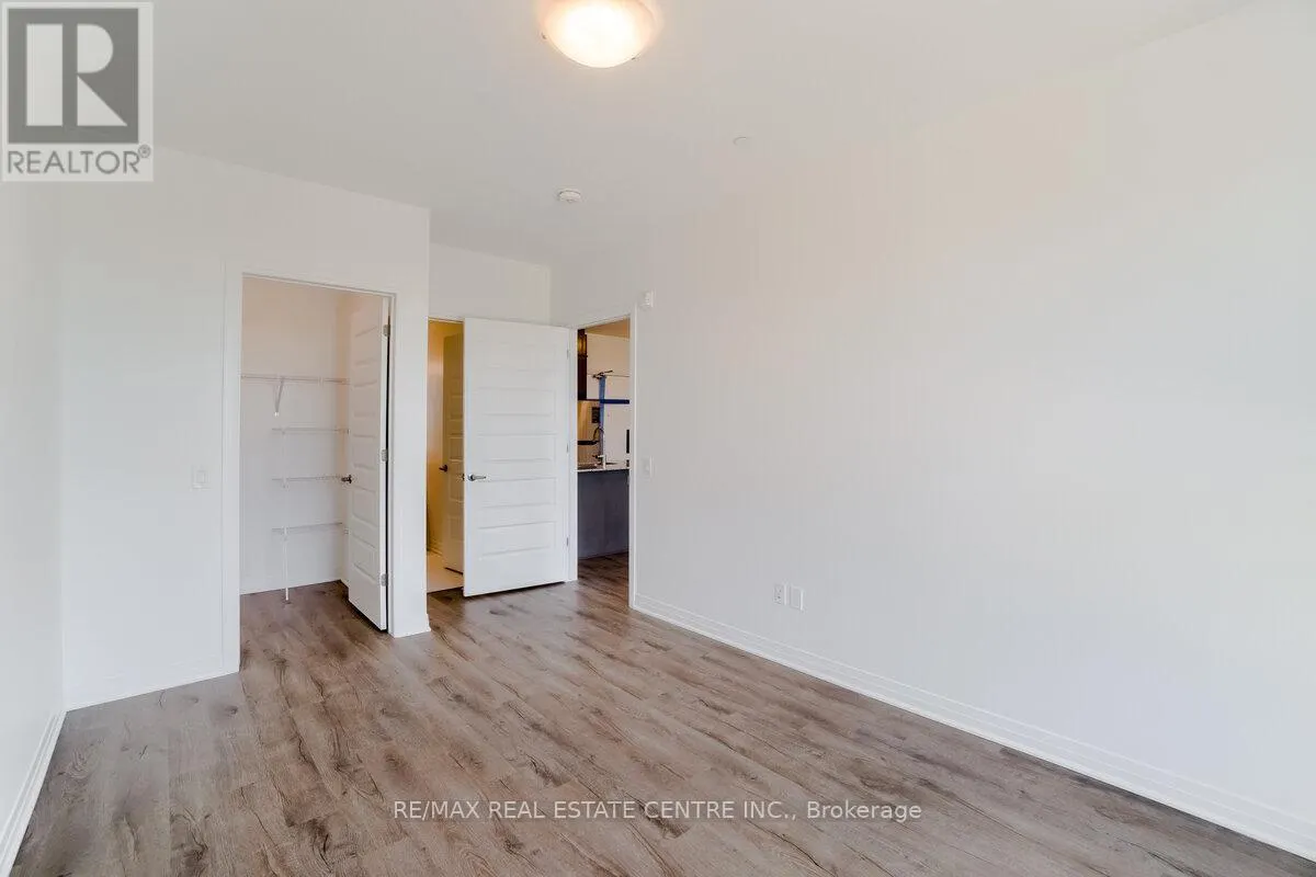 119 - 95 DUNDAS STREET W