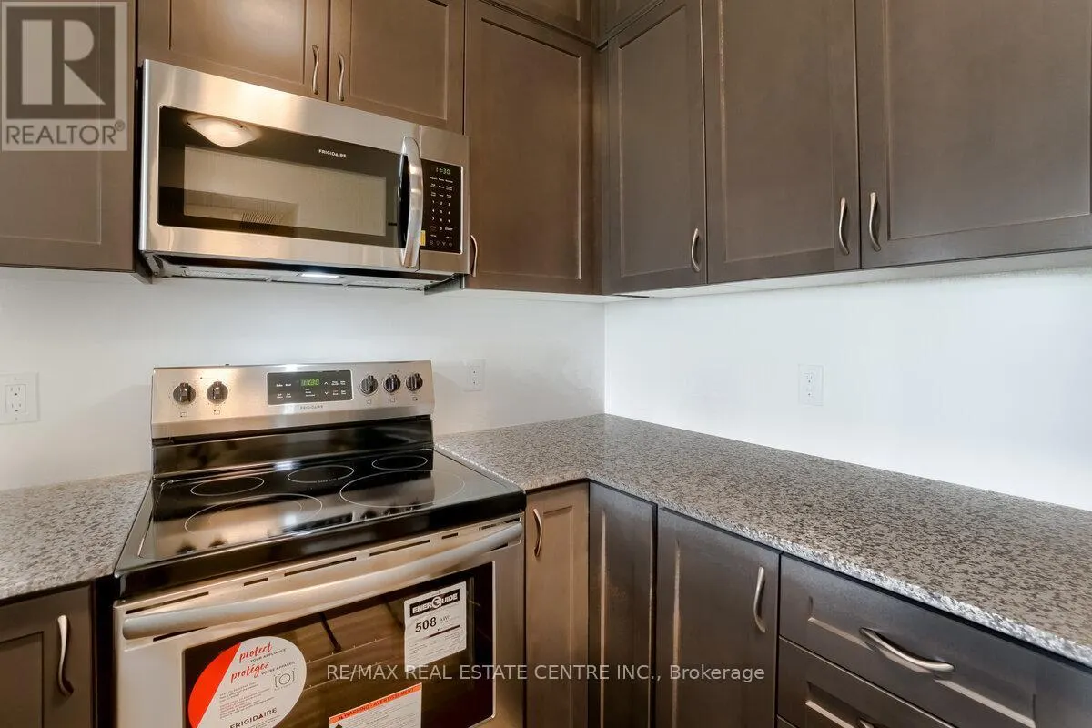 119 - 95 DUNDAS STREET W