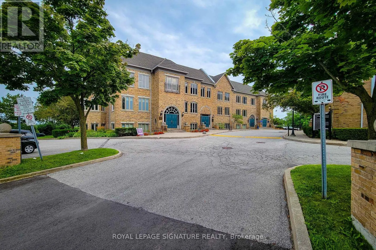 300 - 414 NORTH SERVICE ROAD E