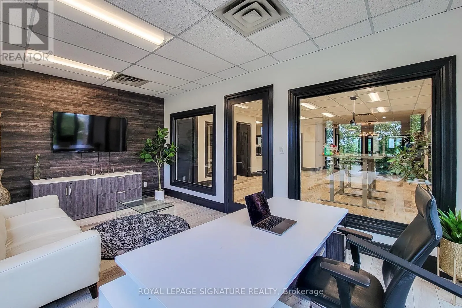 300 - 414 NORTH SERVICE ROAD E