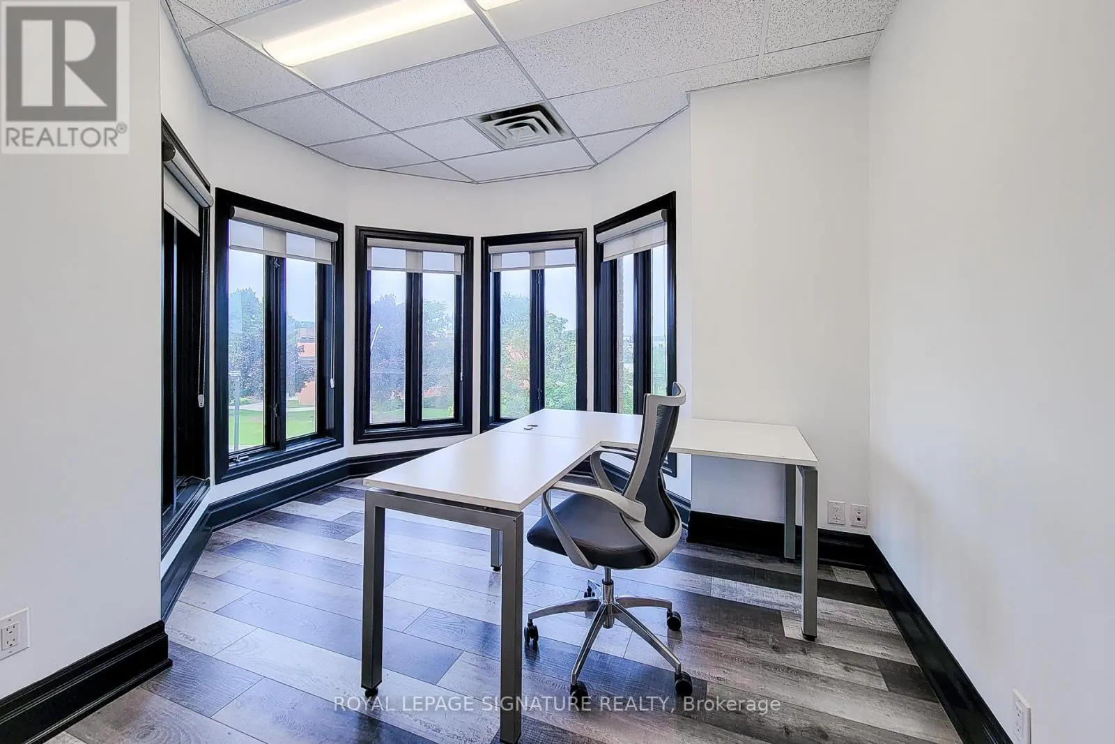 300 - 414 NORTH SERVICE ROAD E