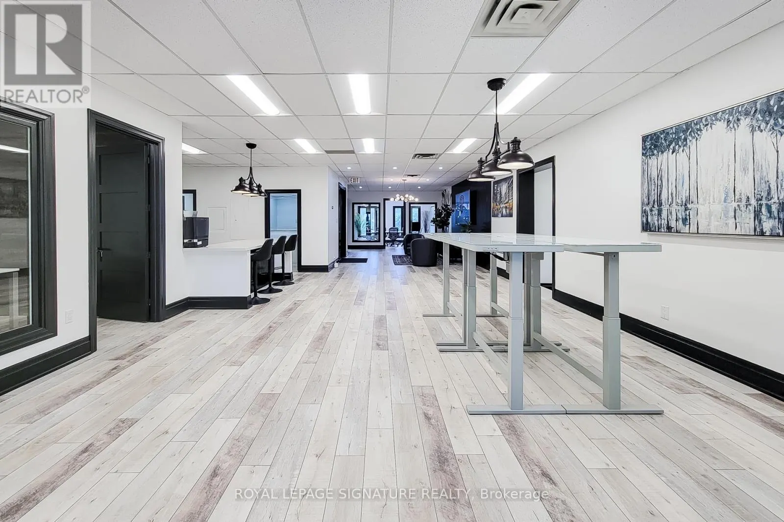 300 - 414 NORTH SERVICE ROAD E