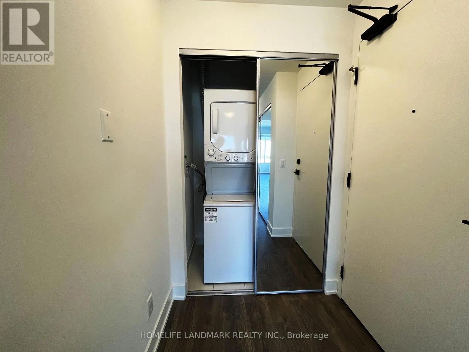 923 - 2485 TAUNTON ROAD