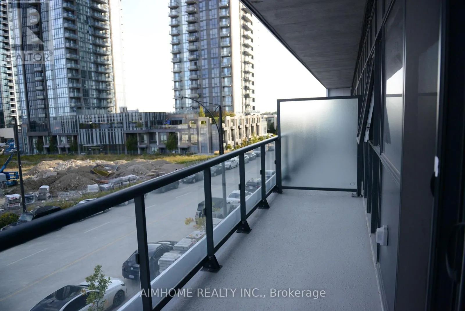 206 - 15 WATERGARDEN DRIVE