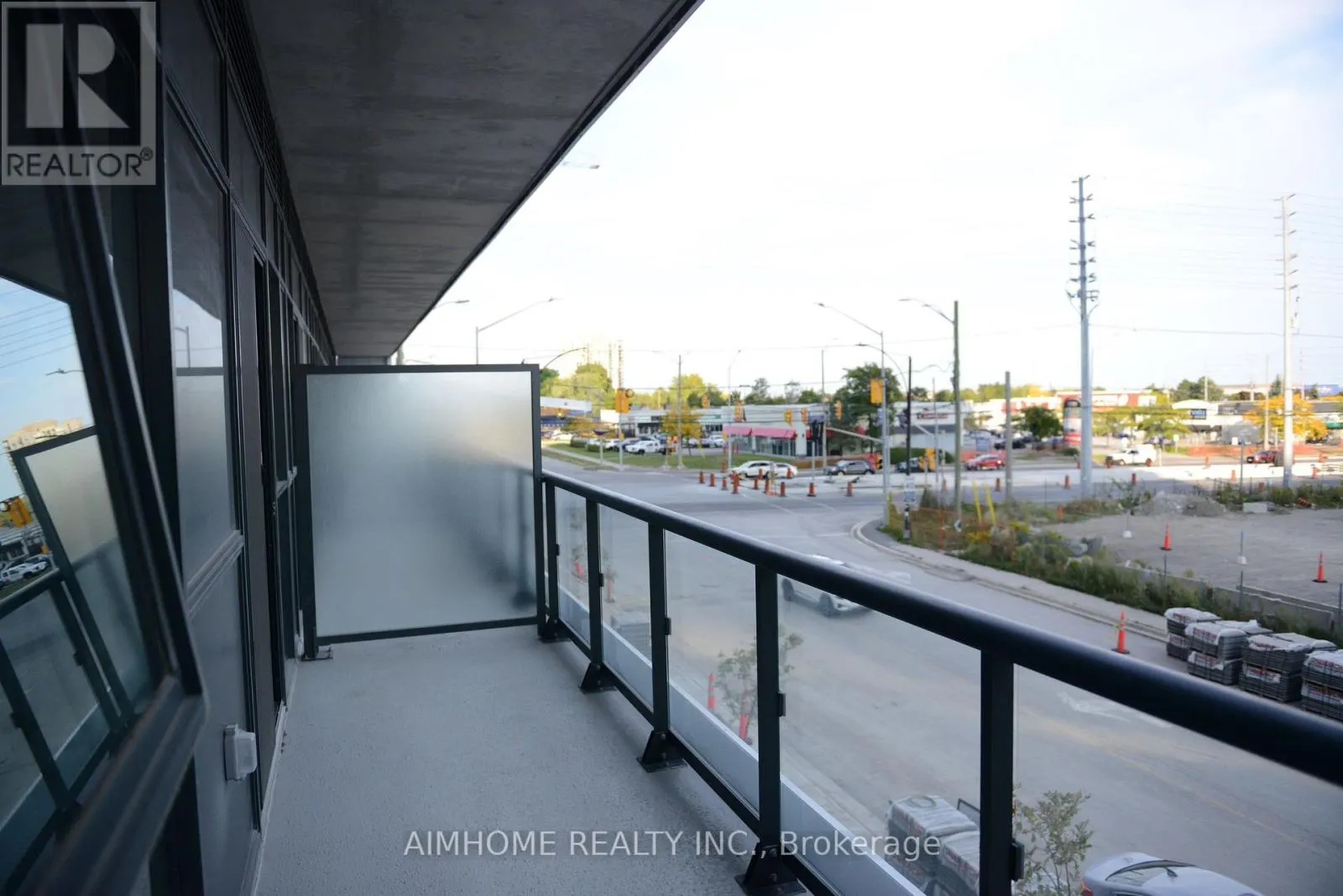 206 - 15 WATERGARDEN DRIVE