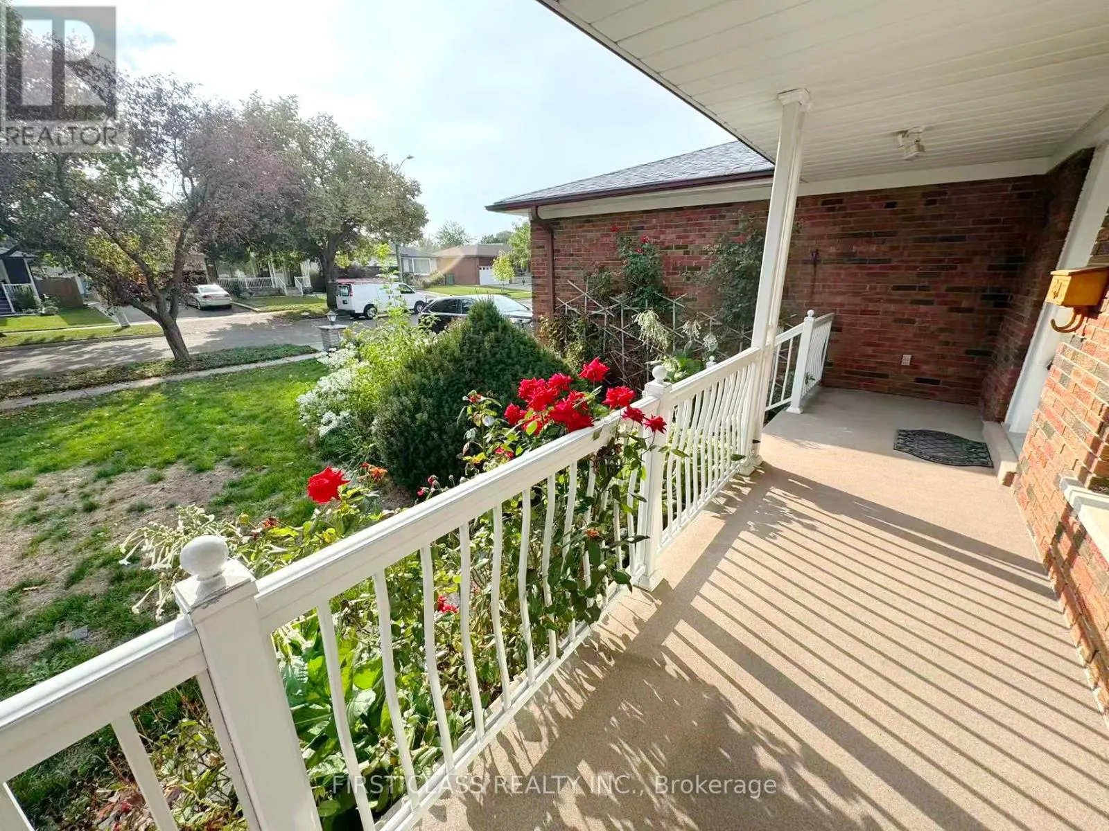 UPPER UNIT - 3277 CARDROSS ROAD