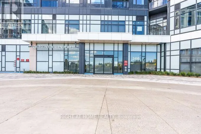 2701 - 2495 EGLINTON AVENUE W