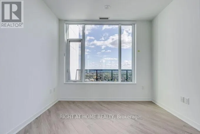 2701 - 2495 EGLINTON AVENUE W