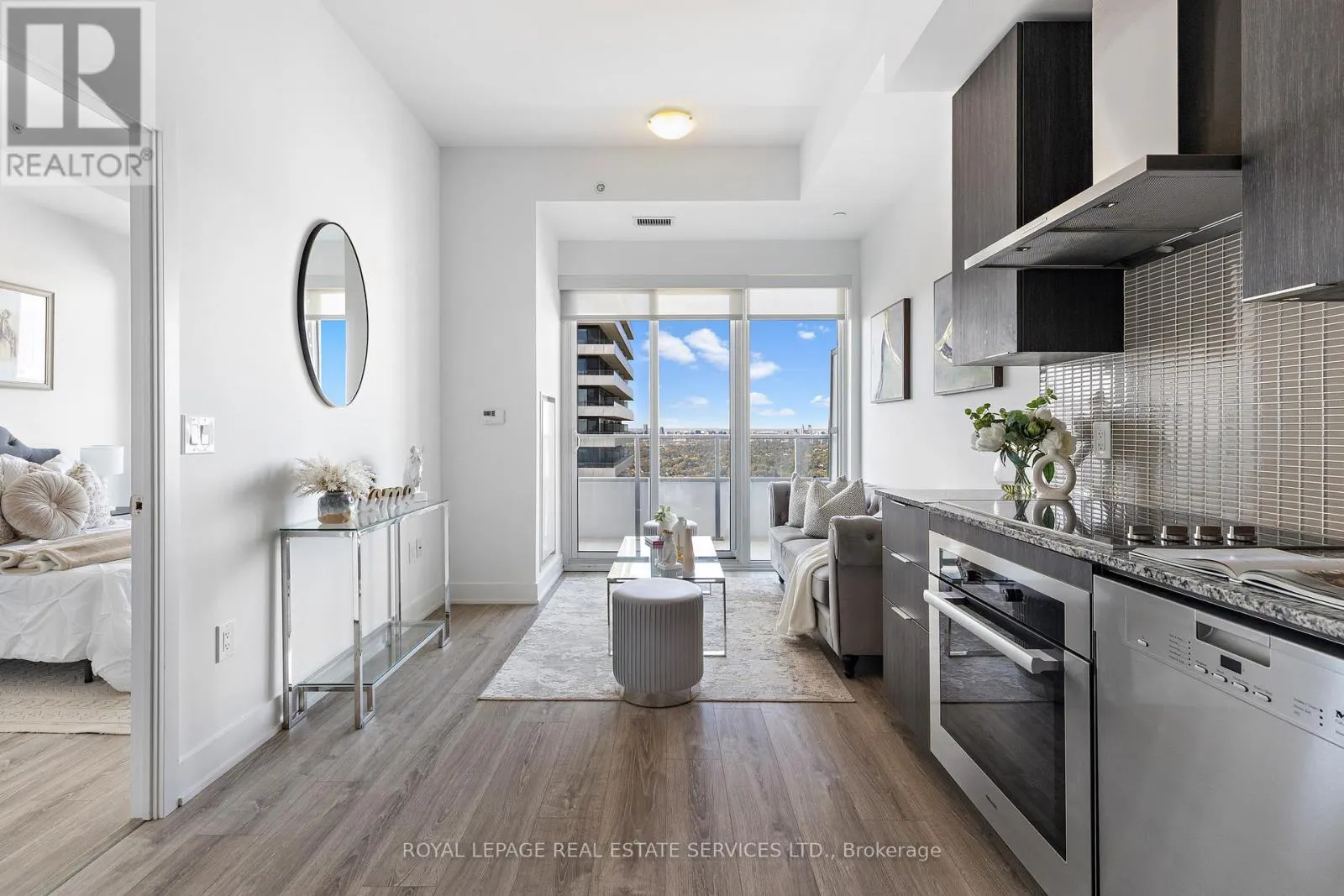 4403 - 20 SHORE BREEZE DRIVE