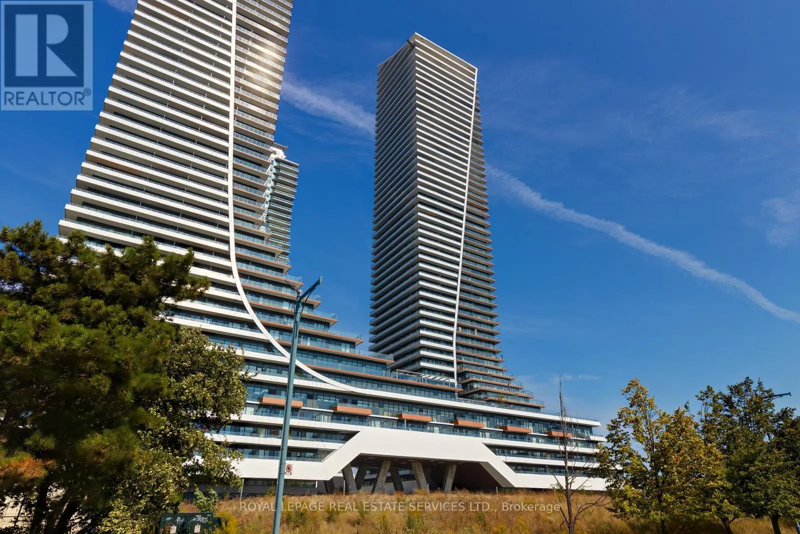 4403 - 20 SHORE BREEZE DRIVE