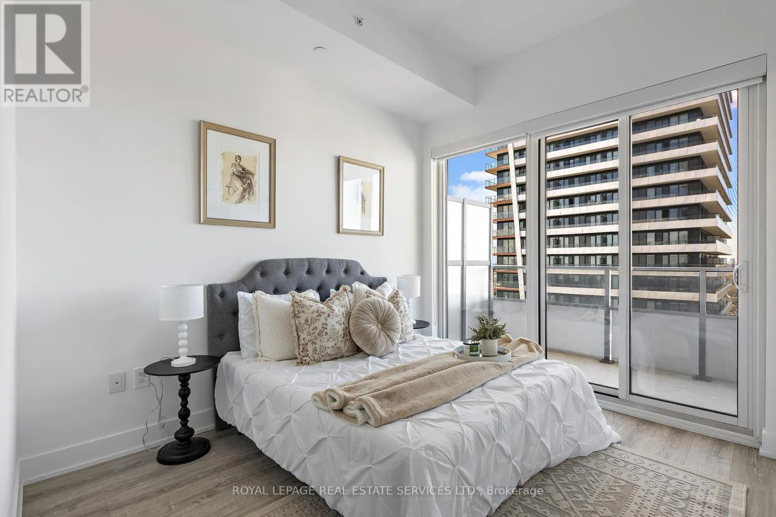 4403 - 20 SHORE BREEZE DRIVE