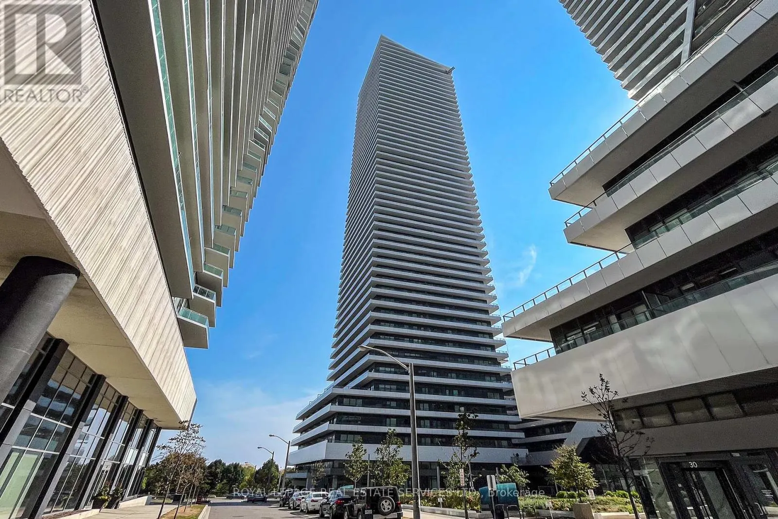 4403 - 20 SHORE BREEZE DRIVE