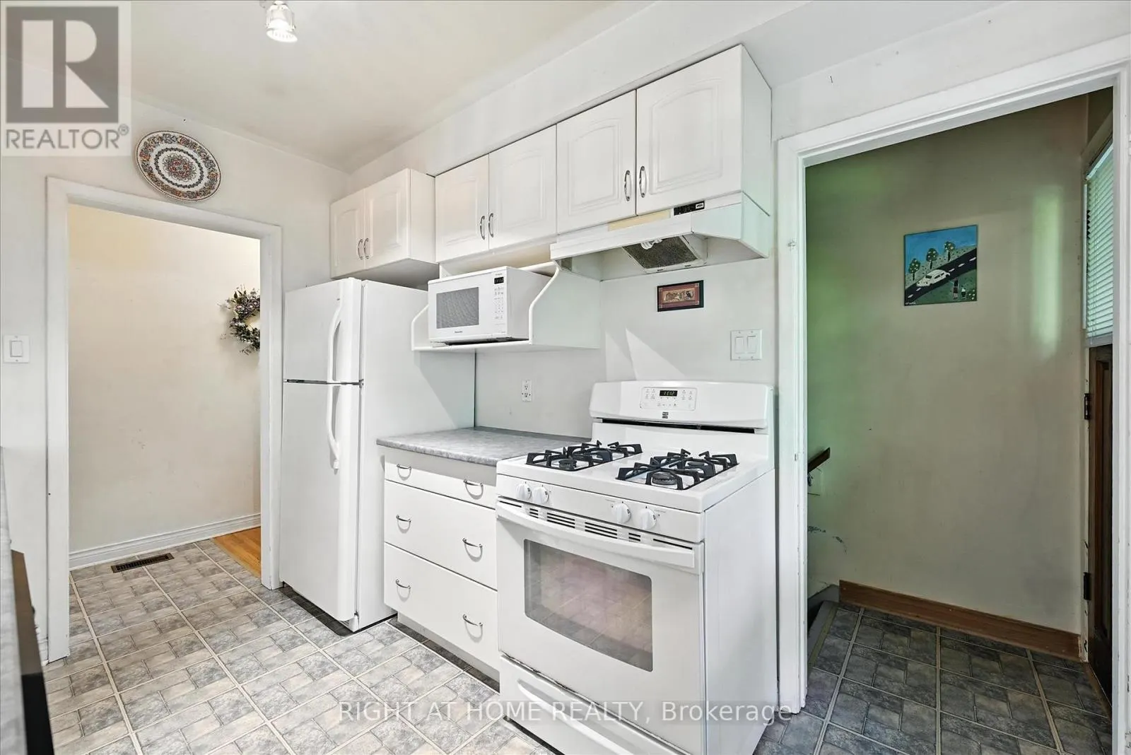 542 TRUDALE COURT