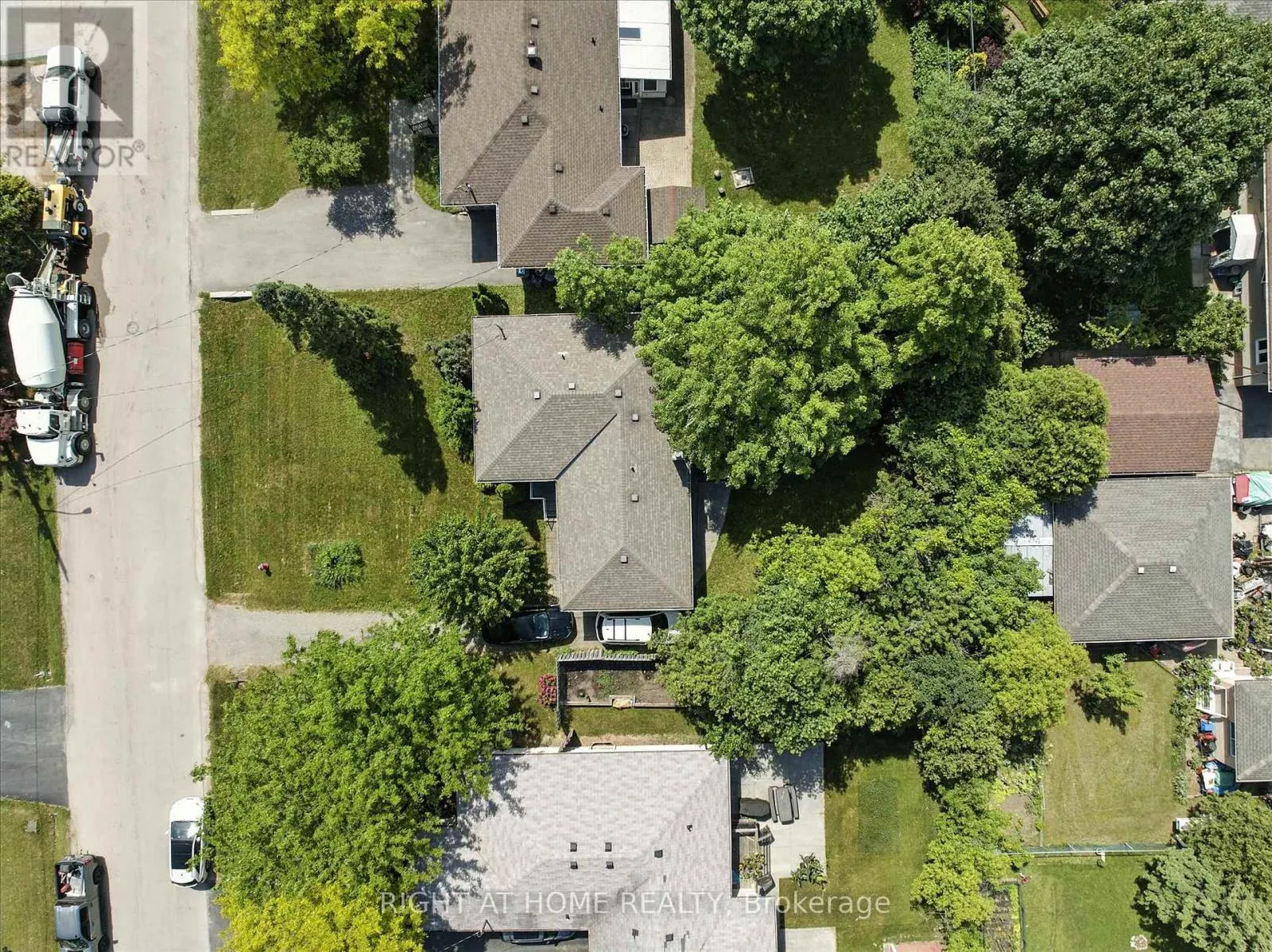 542 TRUDALE COURT