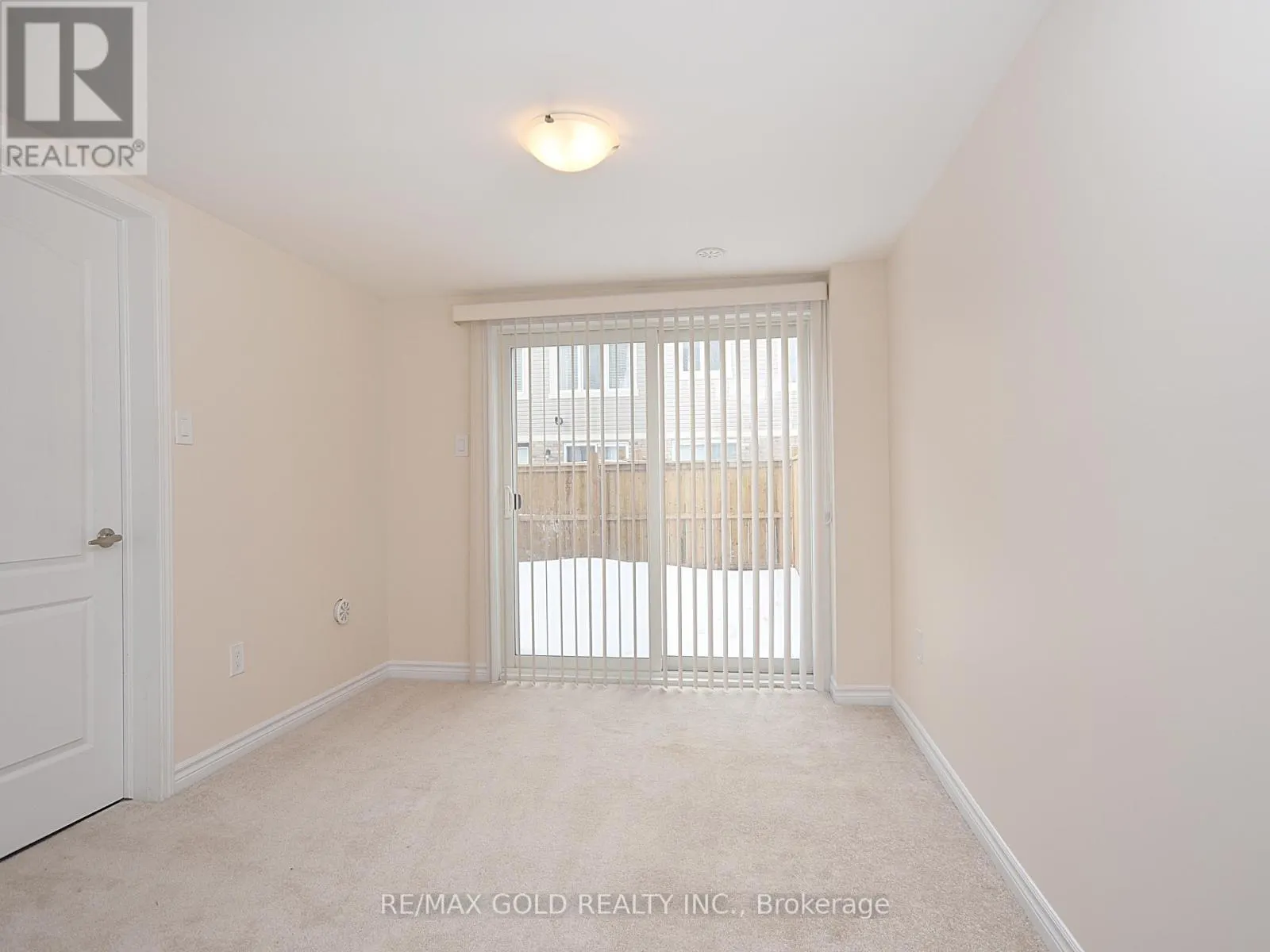 75 METRO CRESCENT
