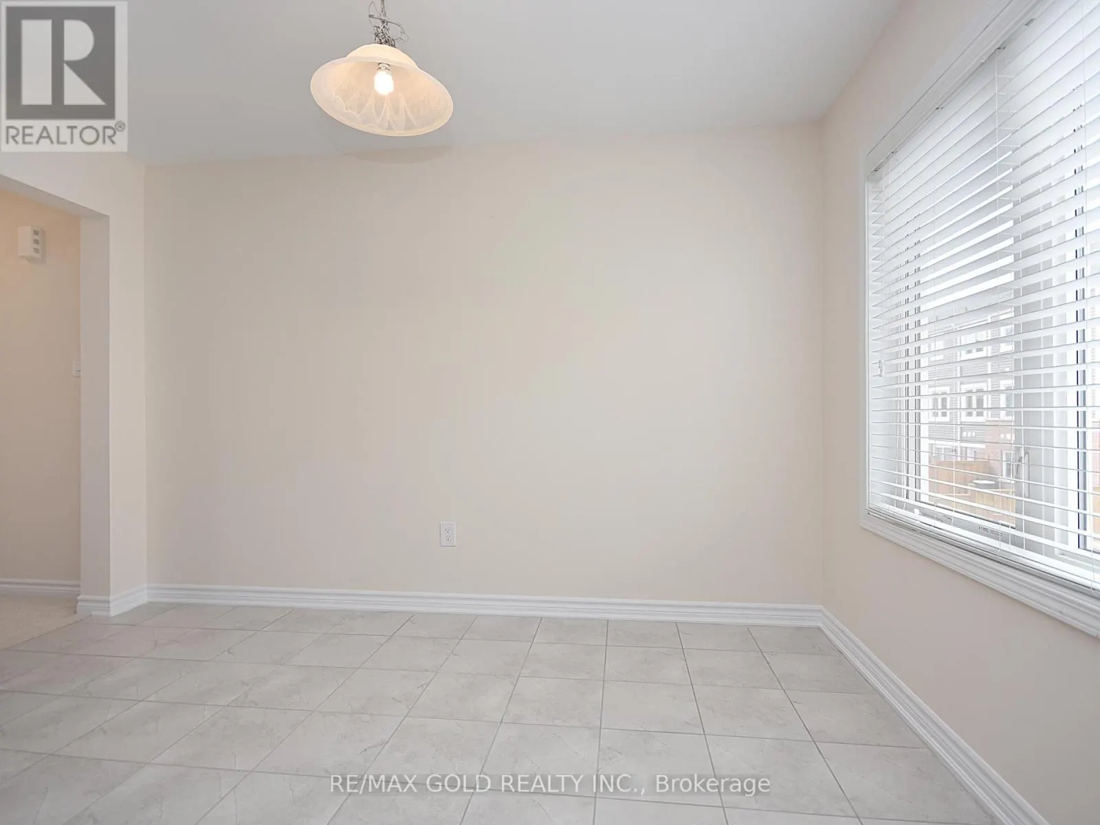 75 METRO CRESCENT