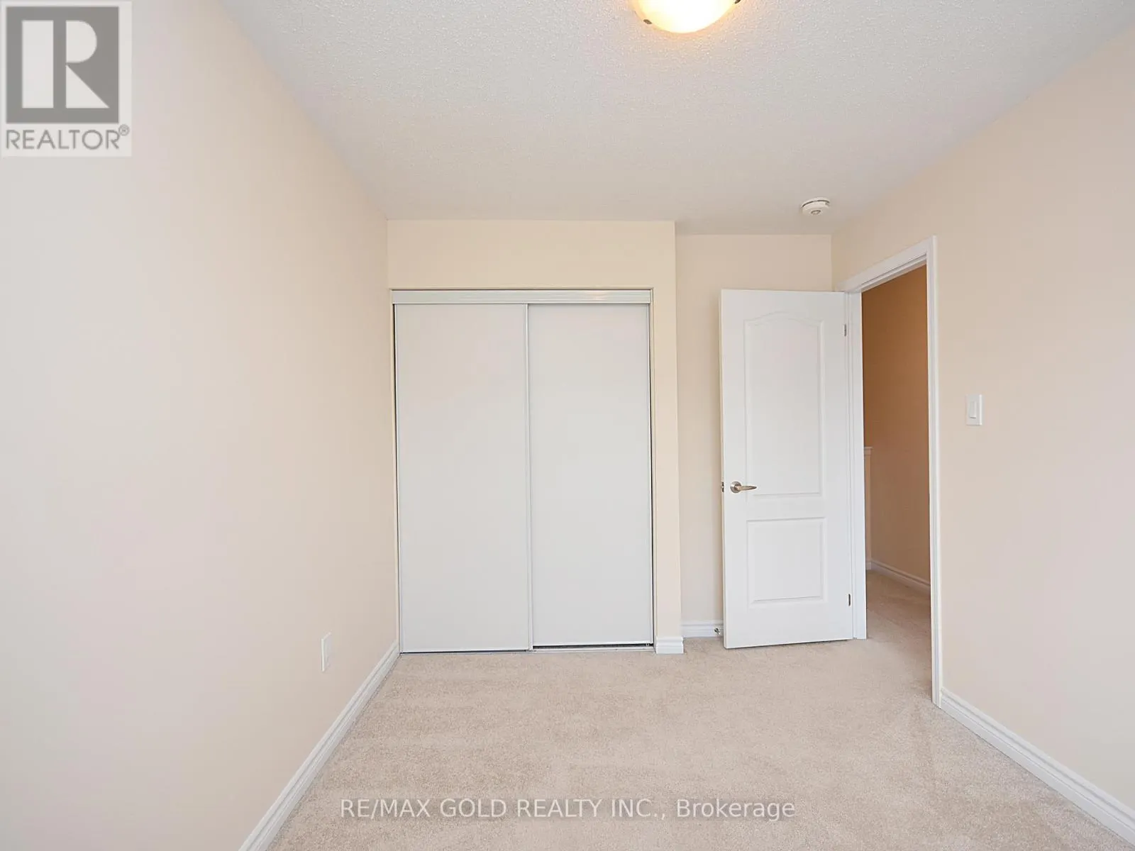 75 METRO CRESCENT