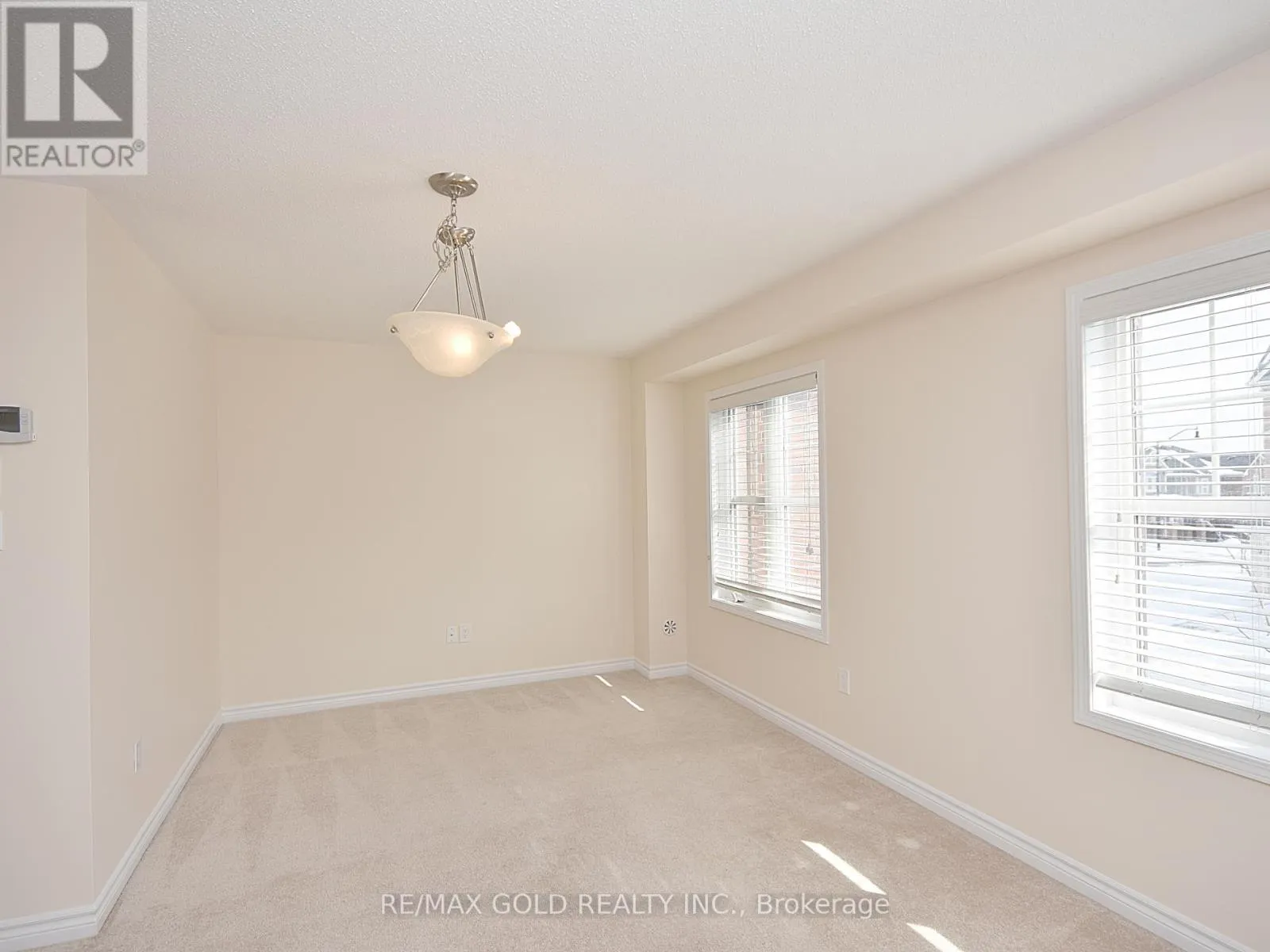 75 METRO CRESCENT