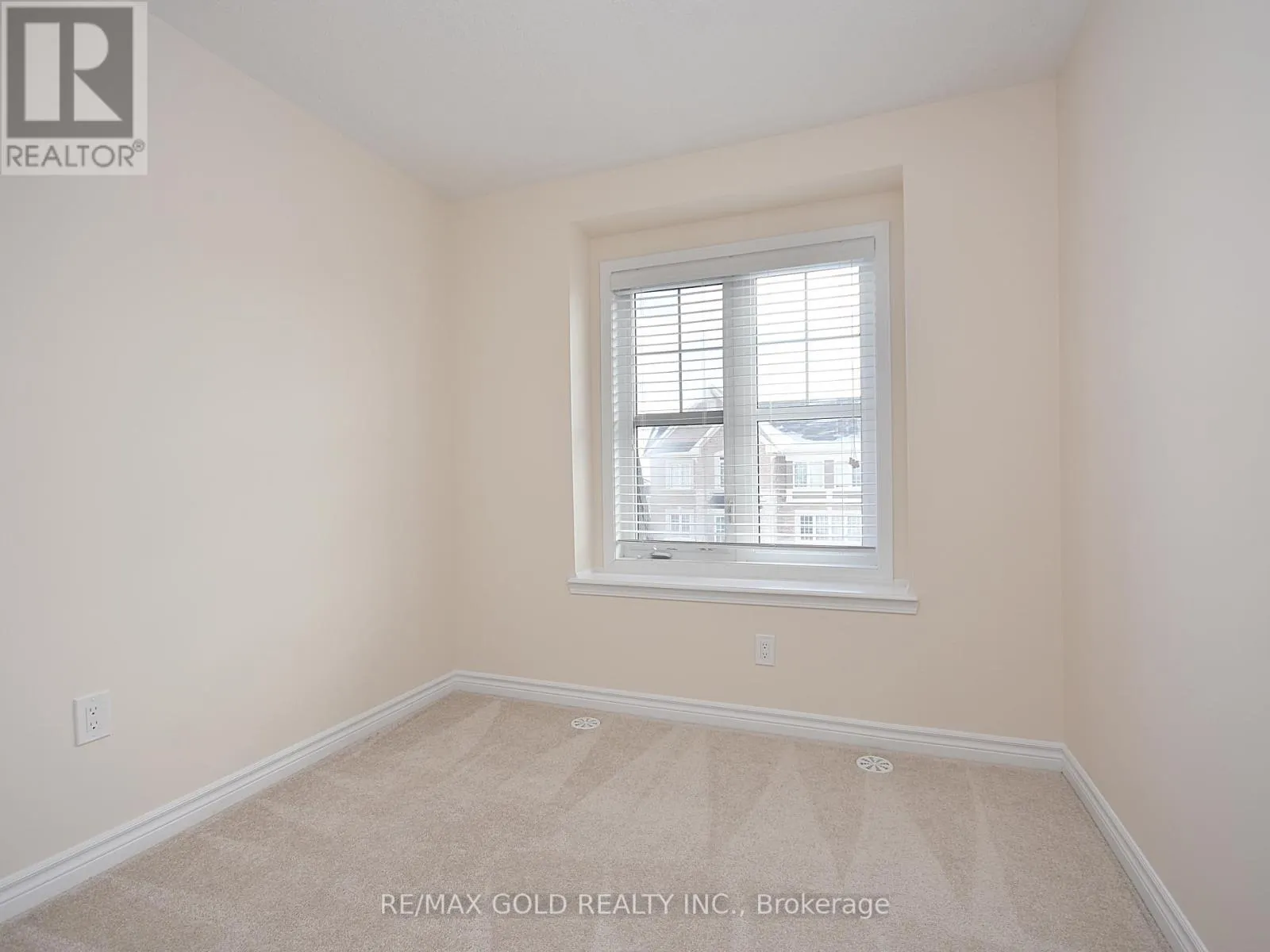 75 METRO CRESCENT
