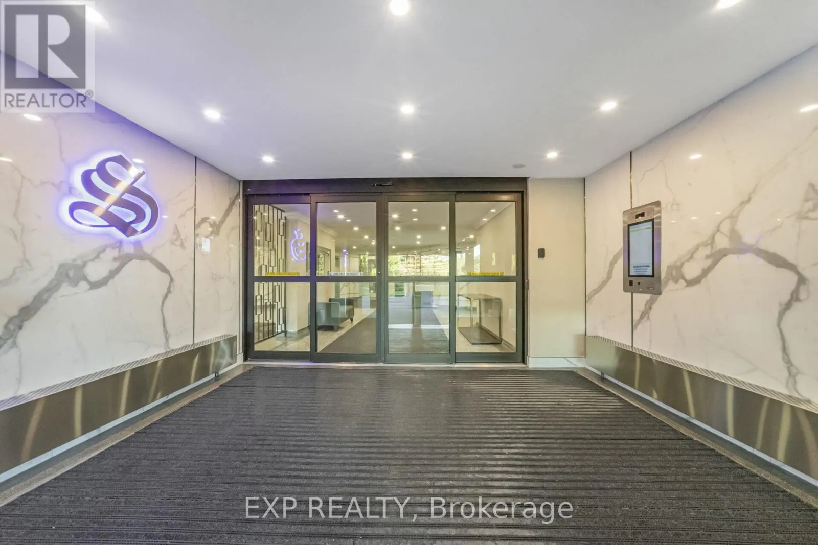 519 - 451 WESTMALL