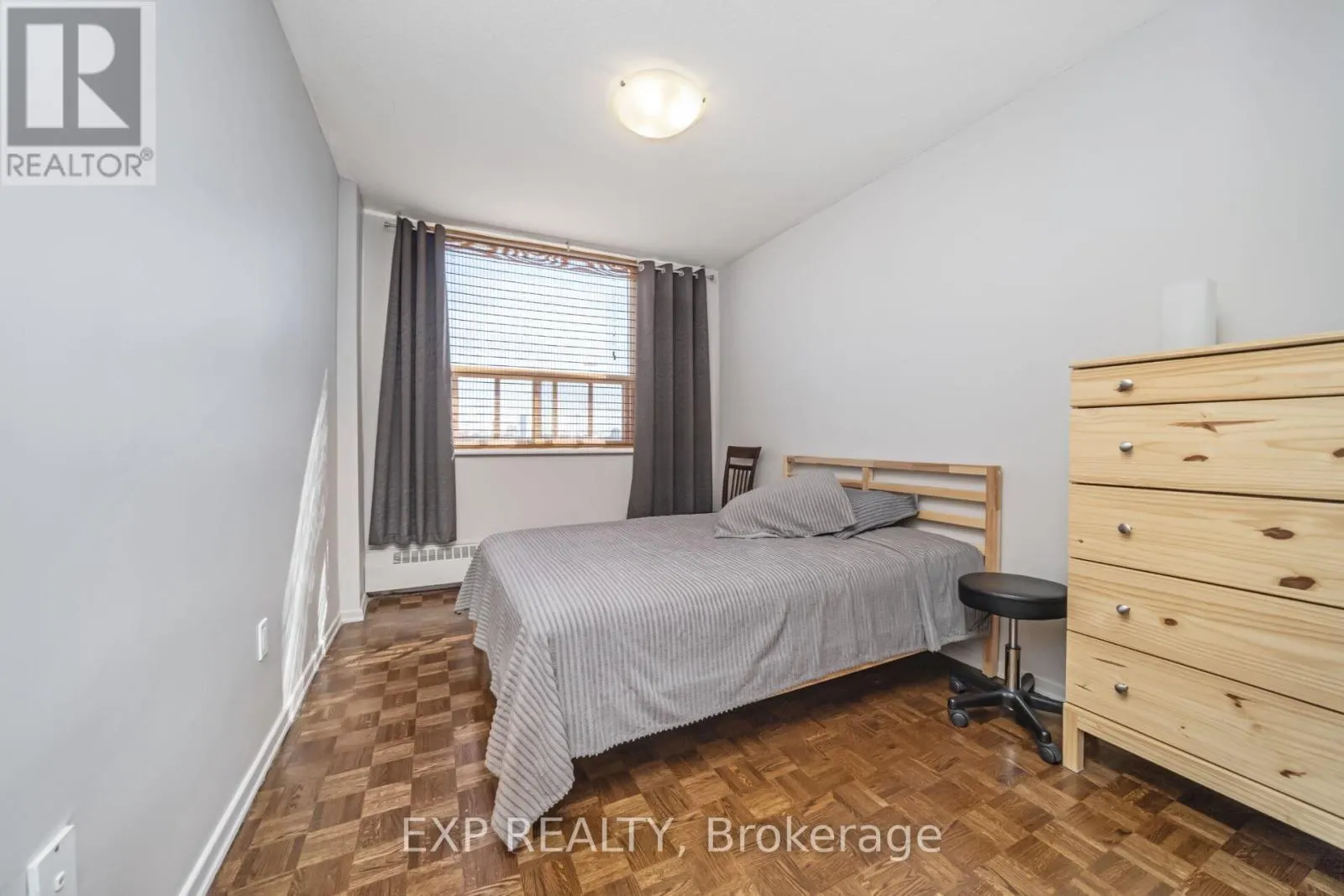 519 - 451 WESTMALL